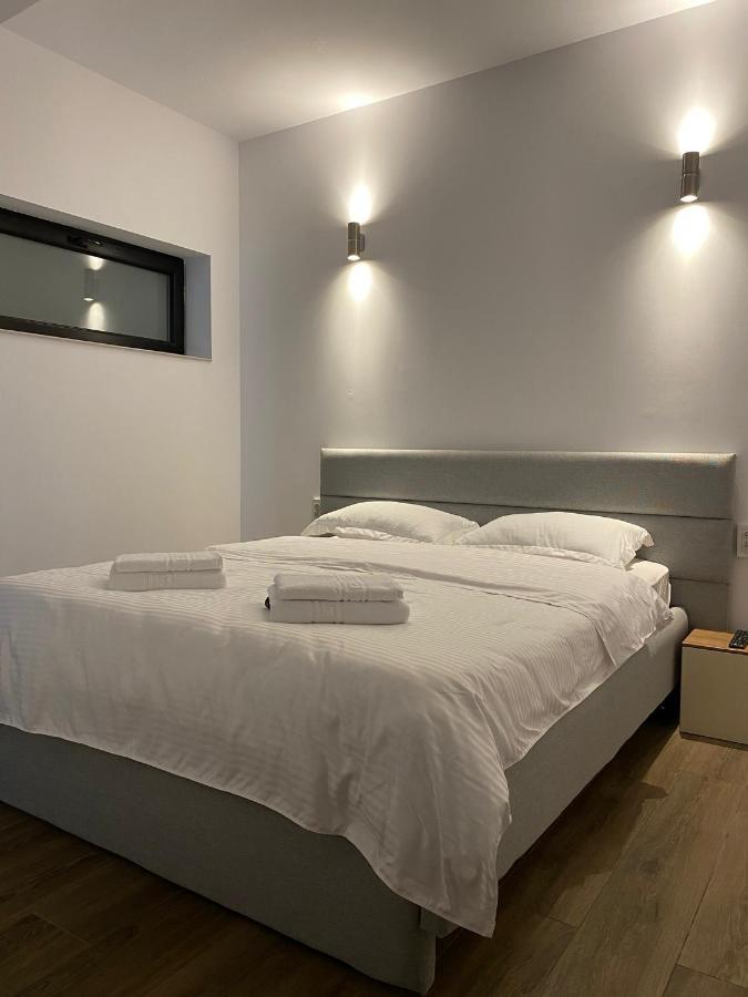Modern House Hotel ซิกเกตู มาร์มาซีเอ ภายนอก รูปภาพ