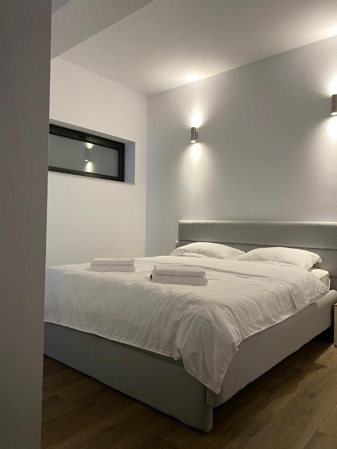Modern House Hotel ซิกเกตู มาร์มาซีเอ ภายนอก รูปภาพ