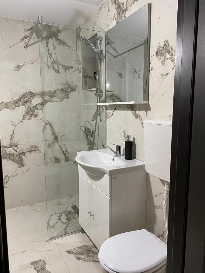 Modern House Hotel ซิกเกตู มาร์มาซีเอ ภายนอก รูปภาพ
