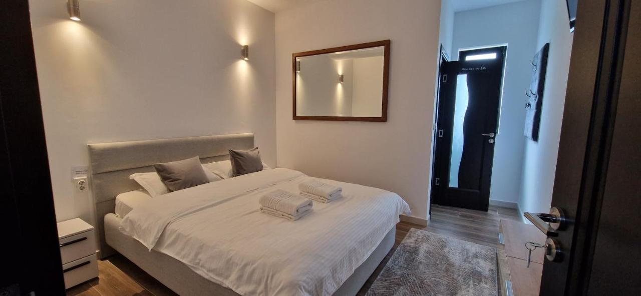 Modern House Hotel ซิกเกตู มาร์มาซีเอ ภายนอก รูปภาพ